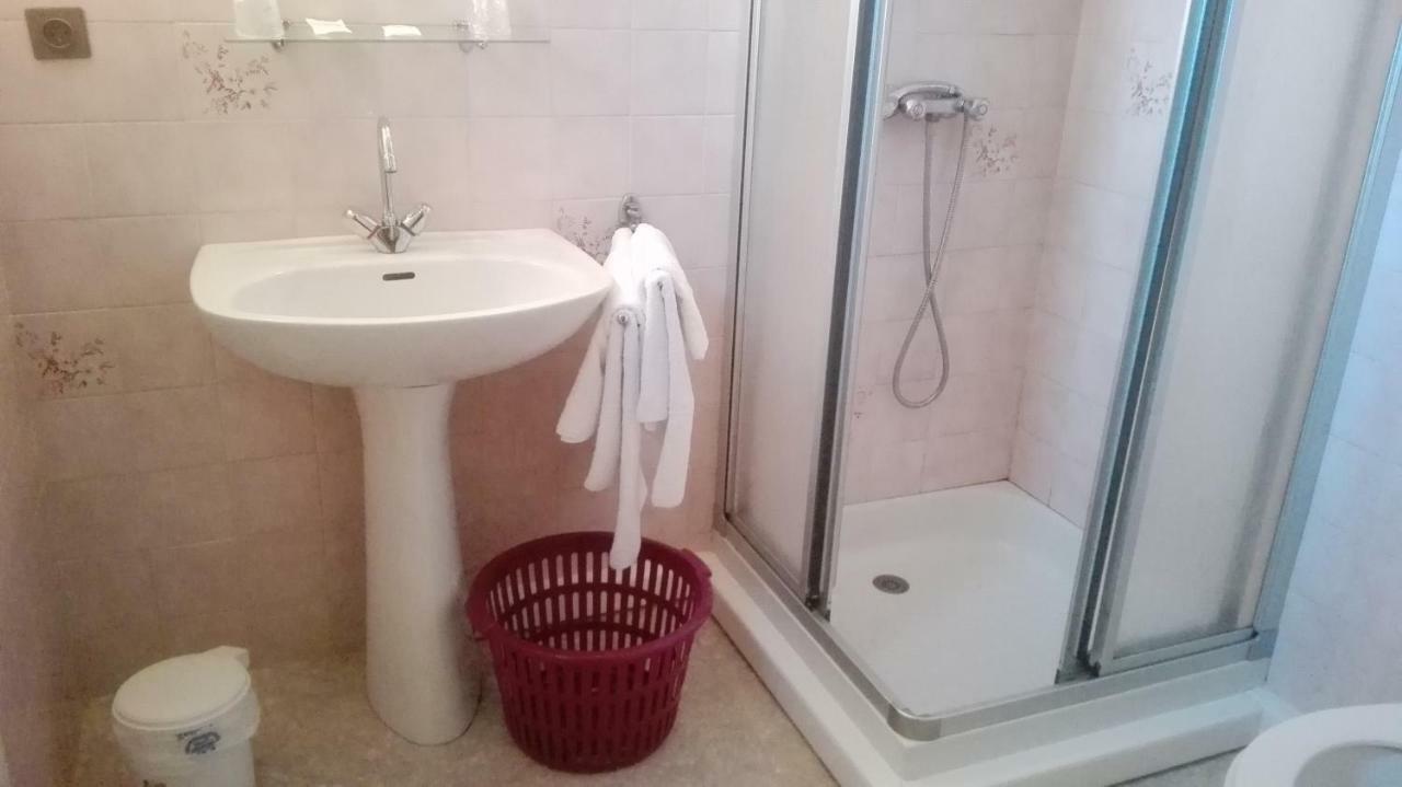Hotel Le Barry Villefranche-dʼAlbigeois Esterno foto