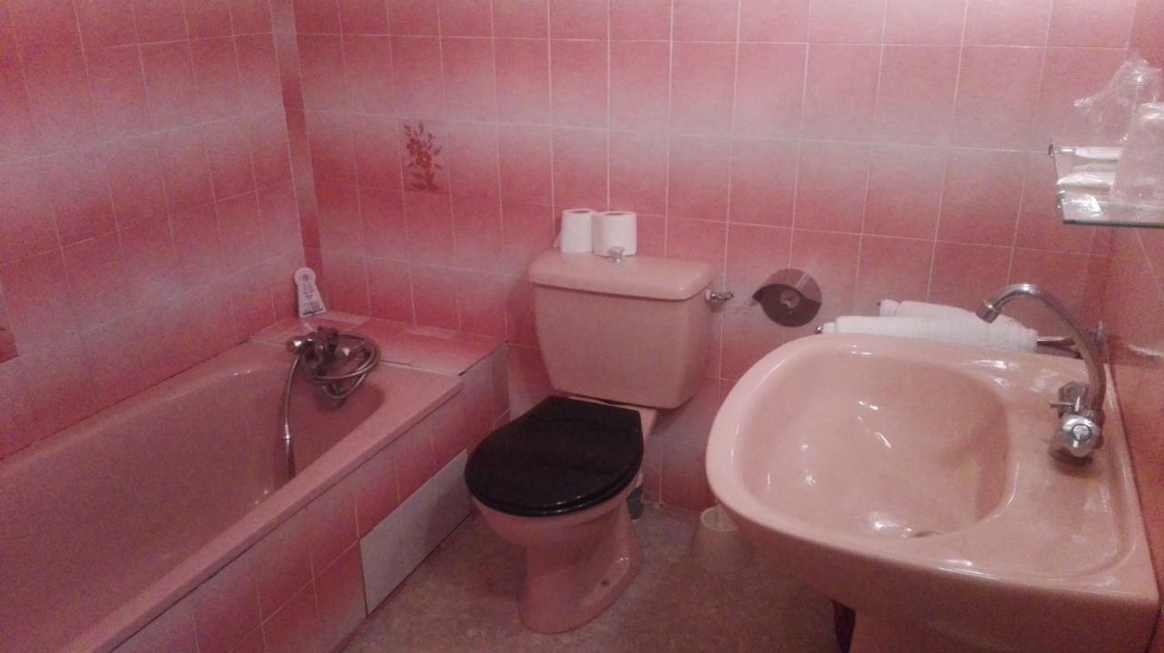 Hotel Le Barry Villefranche-dʼAlbigeois Esterno foto